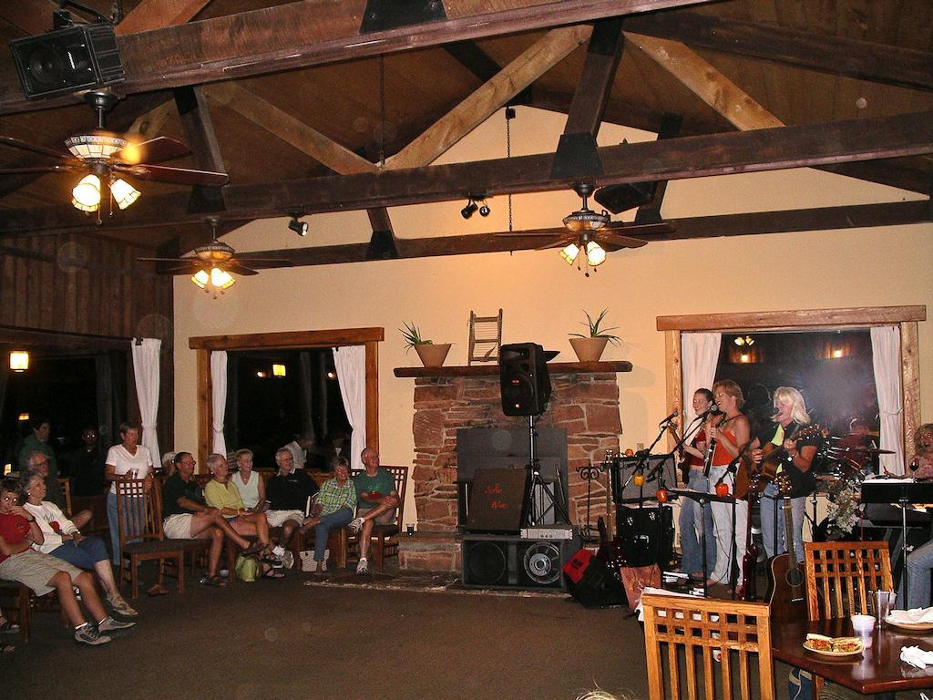 The Rim Rock Inn Torrey Kültér fotó